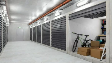 Monitorowane magazyny mebli – bezpieczeństwo w Krakowie