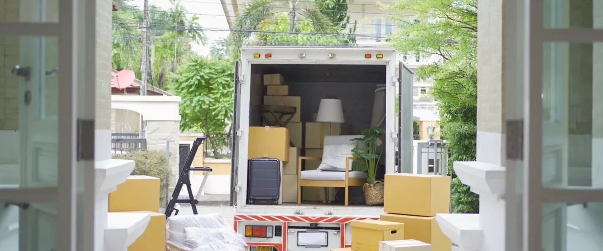 Jak przygotować się do przeprowadzki z pomocą specjalistów w Krakowie?