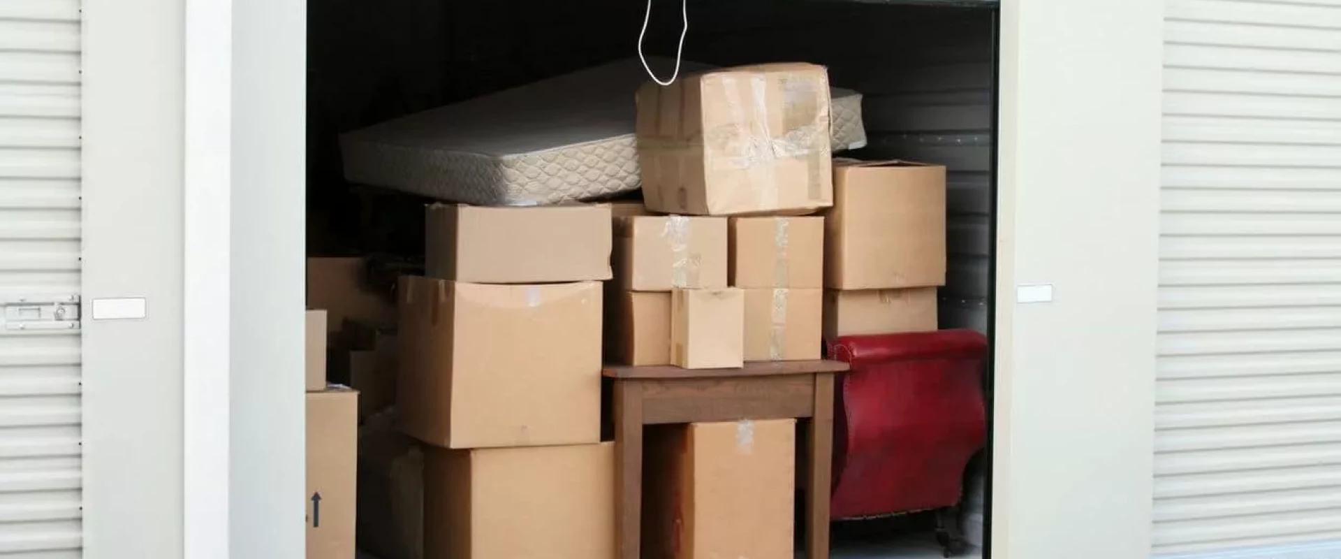 Magazynowanie mebli a zmiana miejsca zamieszkania – jak to ułatwić?